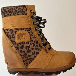 Leopard print Sorel Joan of Arc boots size 9.5